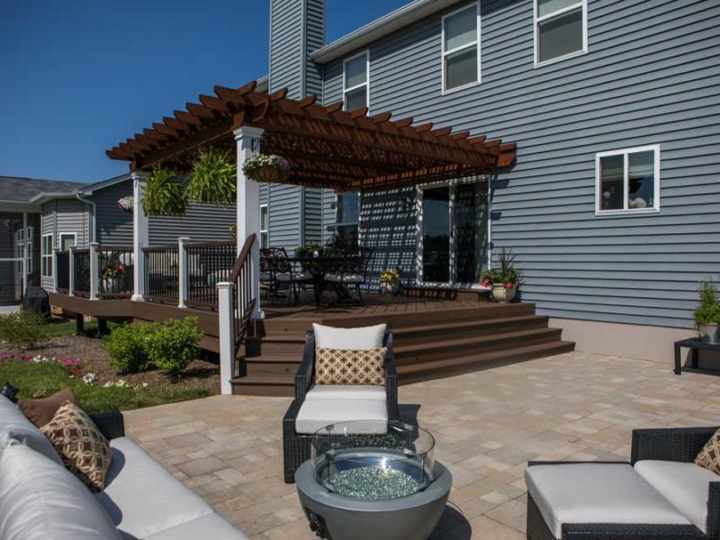 Stained Wood Pergola White Posts2