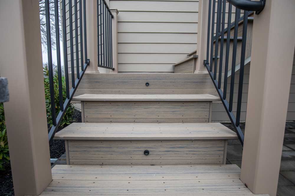 California Custom Decks stairs