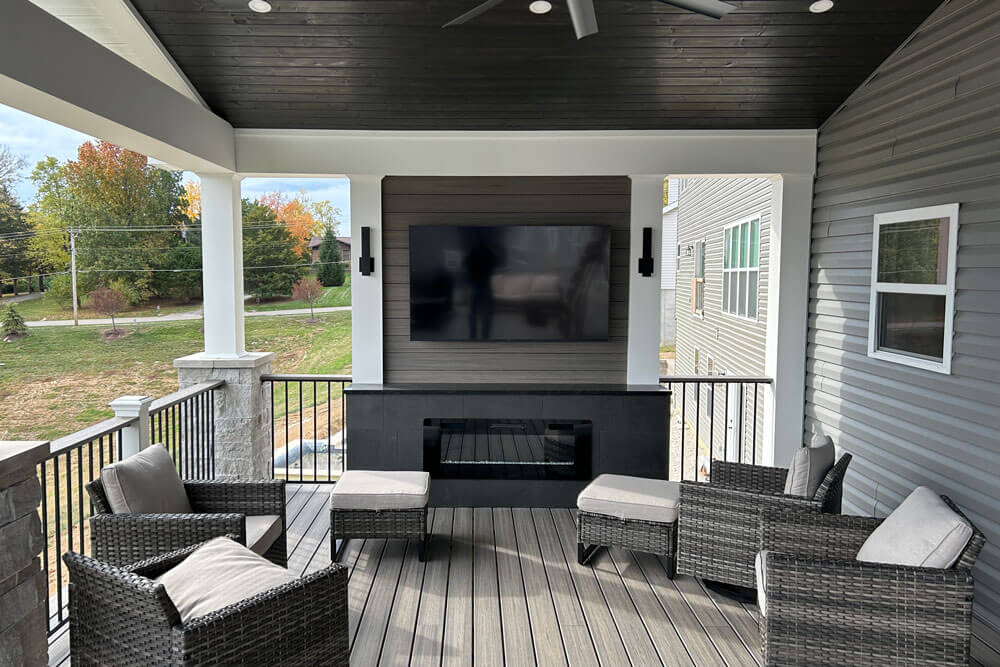 modern outdoor Deck Privacy Screens with television in St. Louis